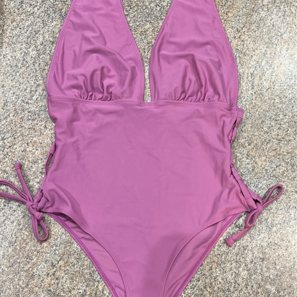 One-Piece Swimsuit - Picture 4 of 4